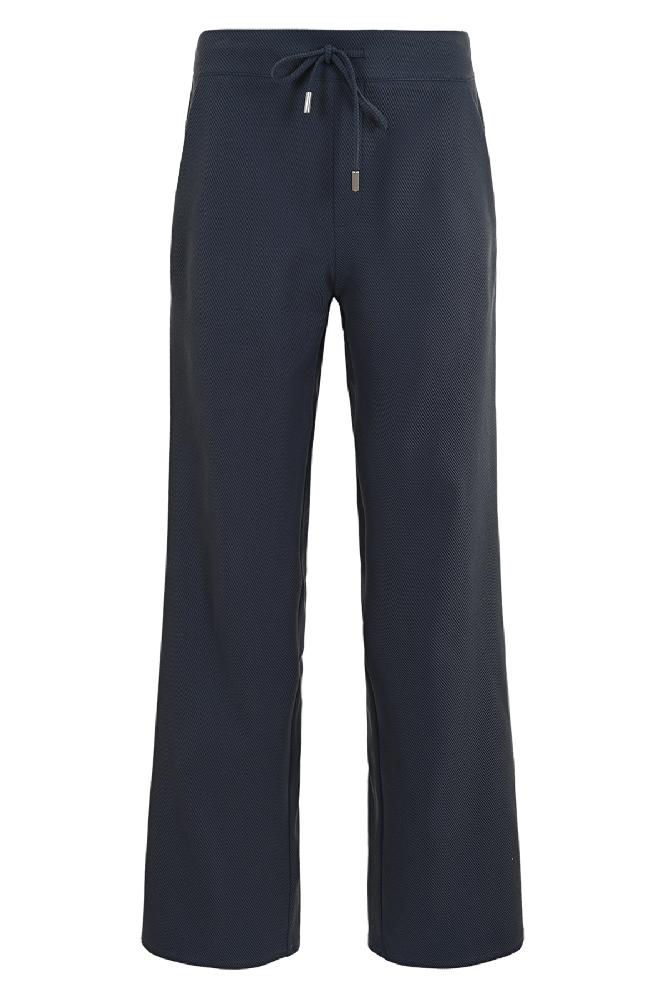 The Femm Trousers in Anthracite offer the perfect balance between style and comfort. With a timeless fit and high-quality finish, these trousers are ideal for any occasion, from casual to business!







